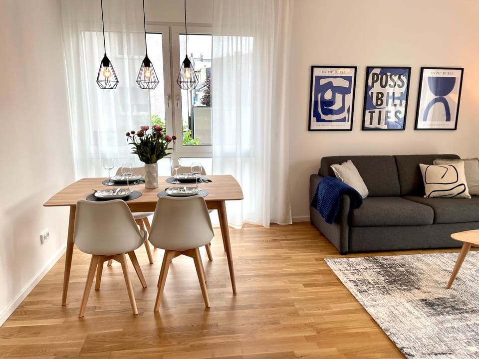 Living room, Dining area