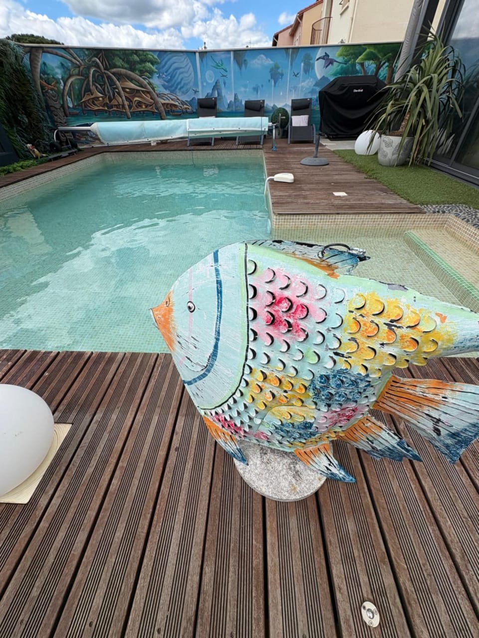 Swimming pool