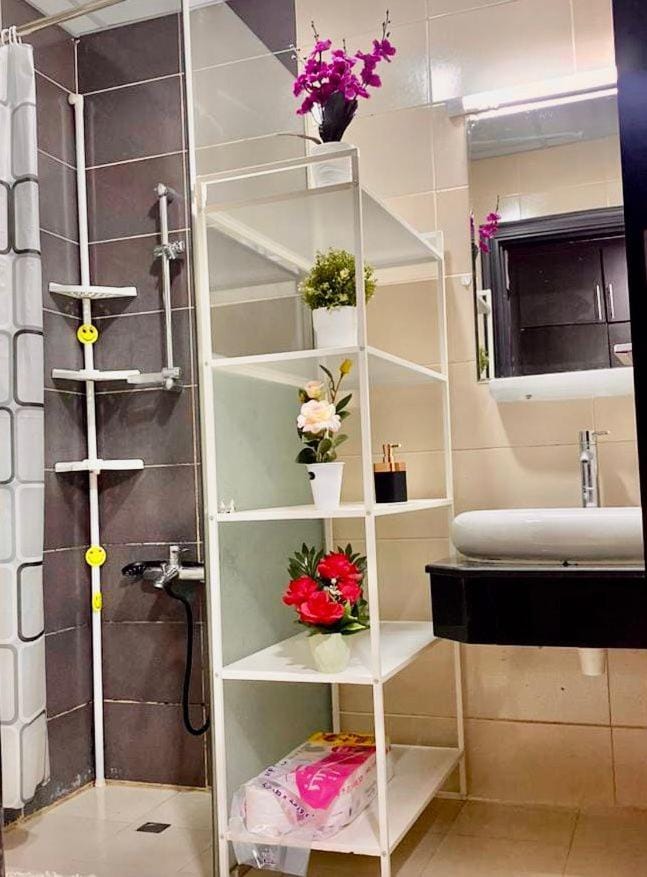 Shower, Bathroom, towels