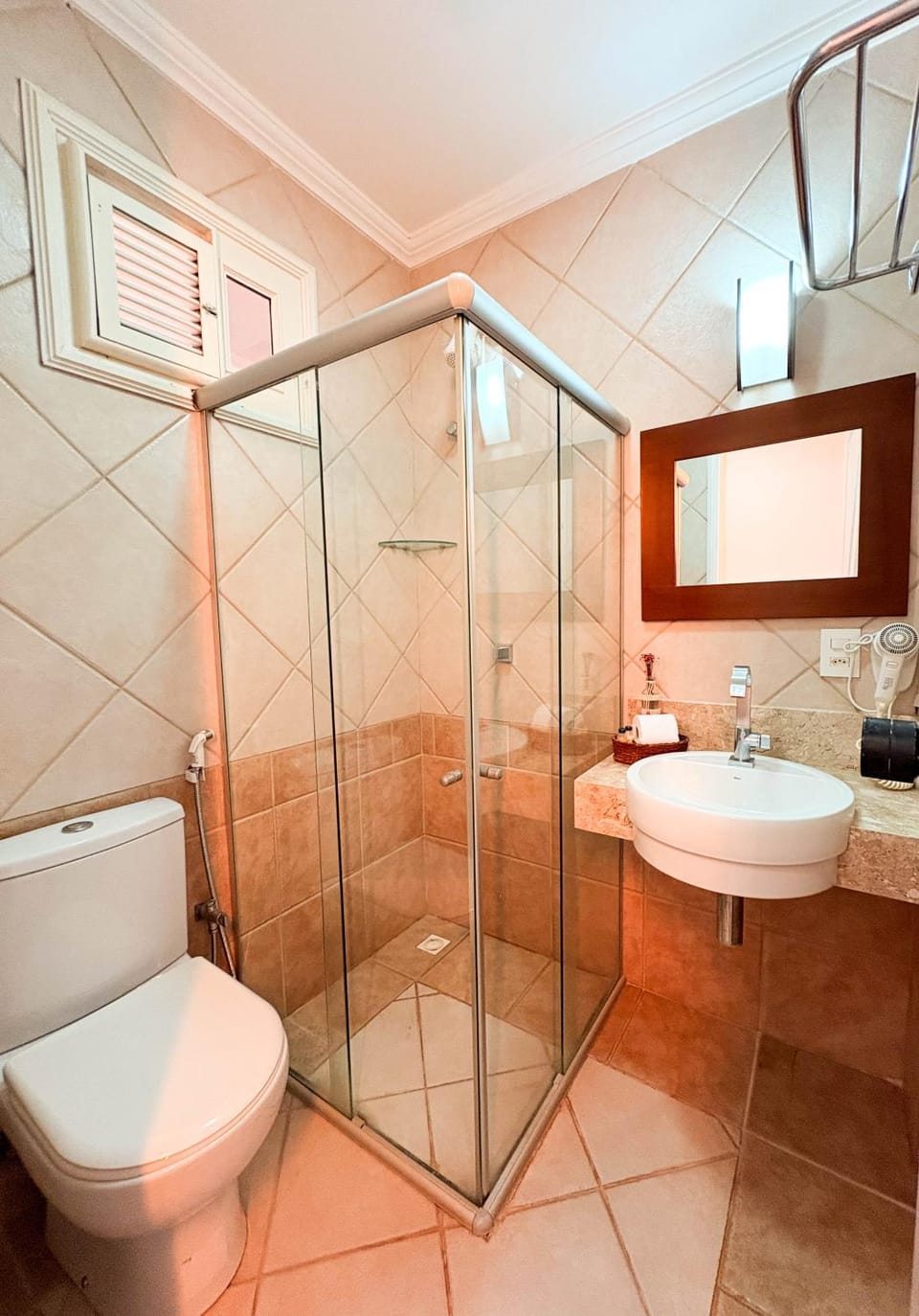 Shower, Bathroom, towels