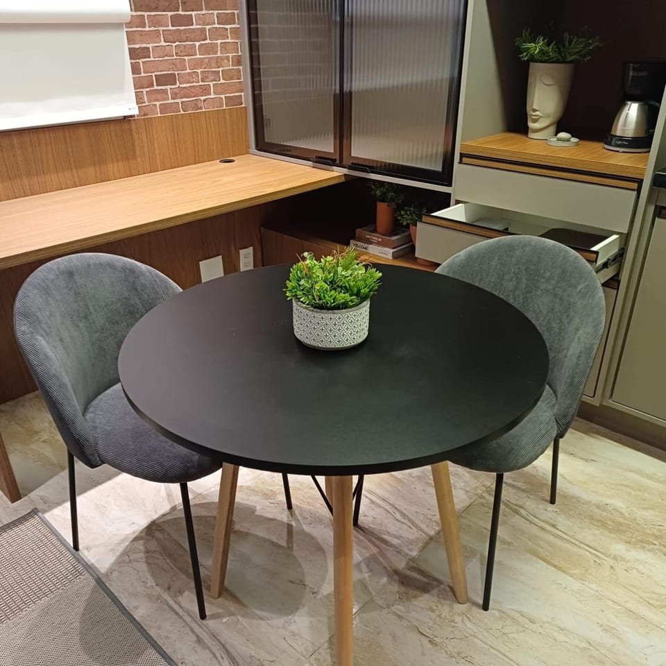 Kitchen or kitchenette, Dining area, Shopping Area, hair dresser