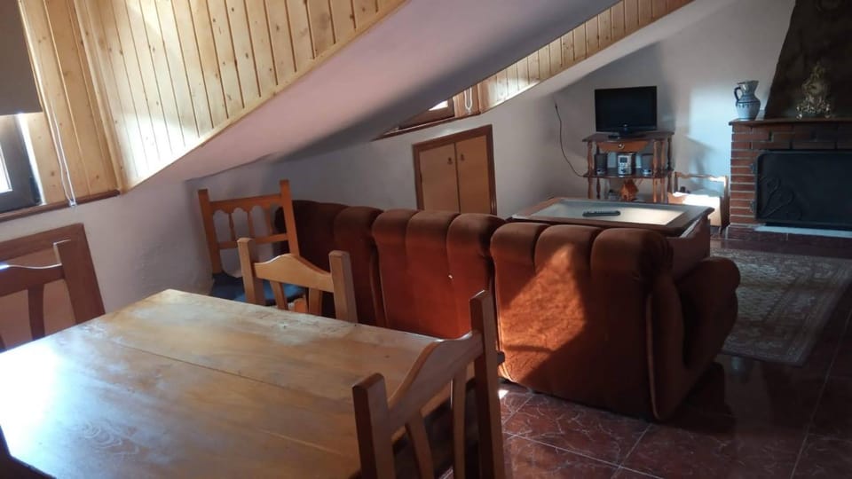 TV and multimedia, Living room, Dining area