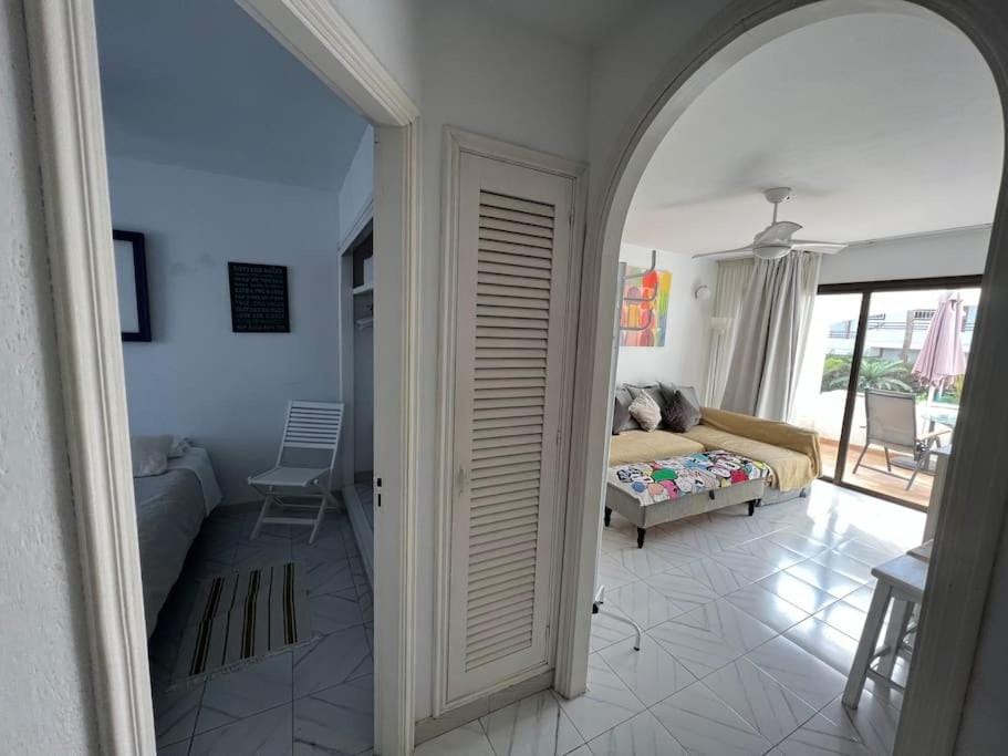 Living room, Photo of the whole room