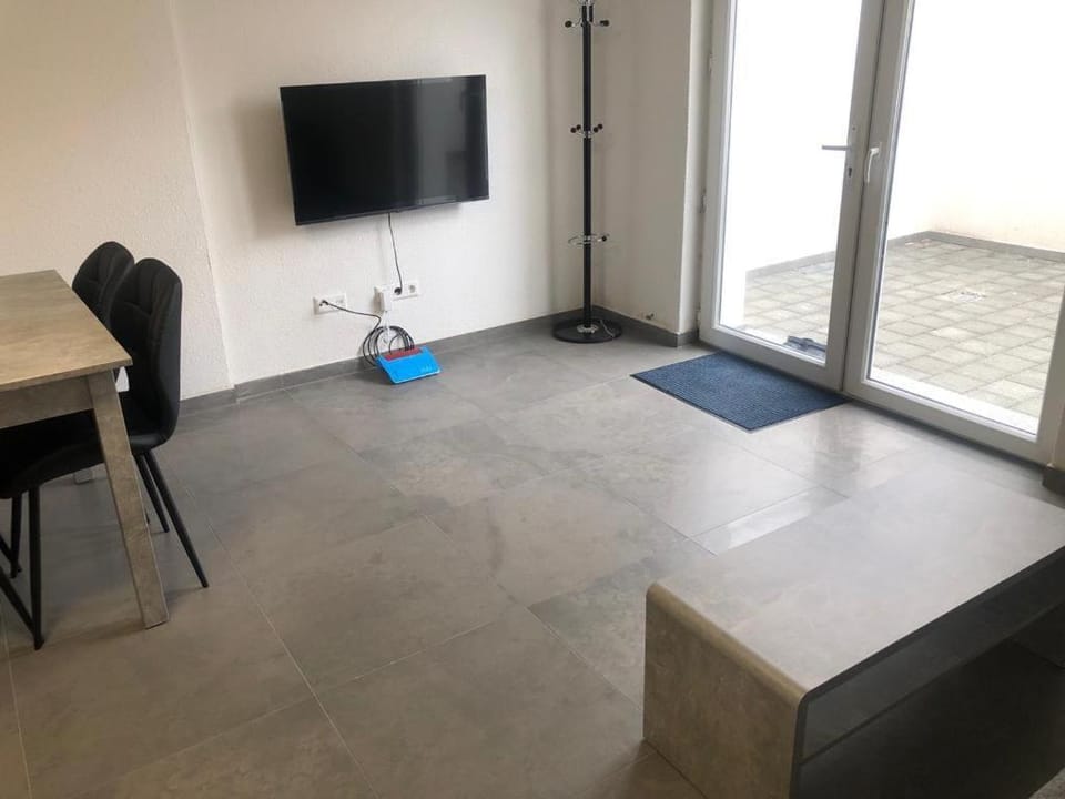 TV and multimedia, Living room, Seating area, Dining area, Evening entertainment