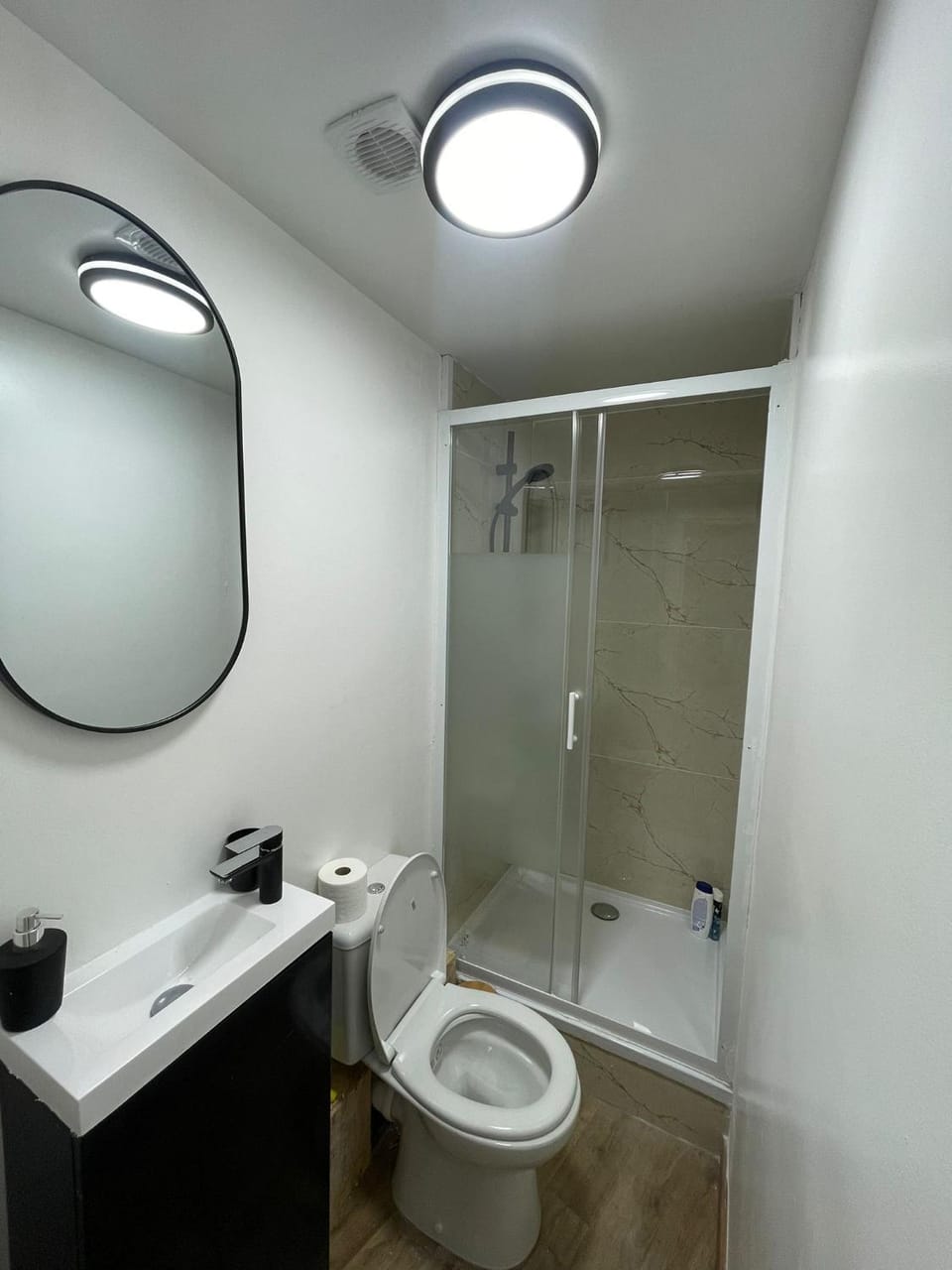 Shower, Toilet, Bathroom