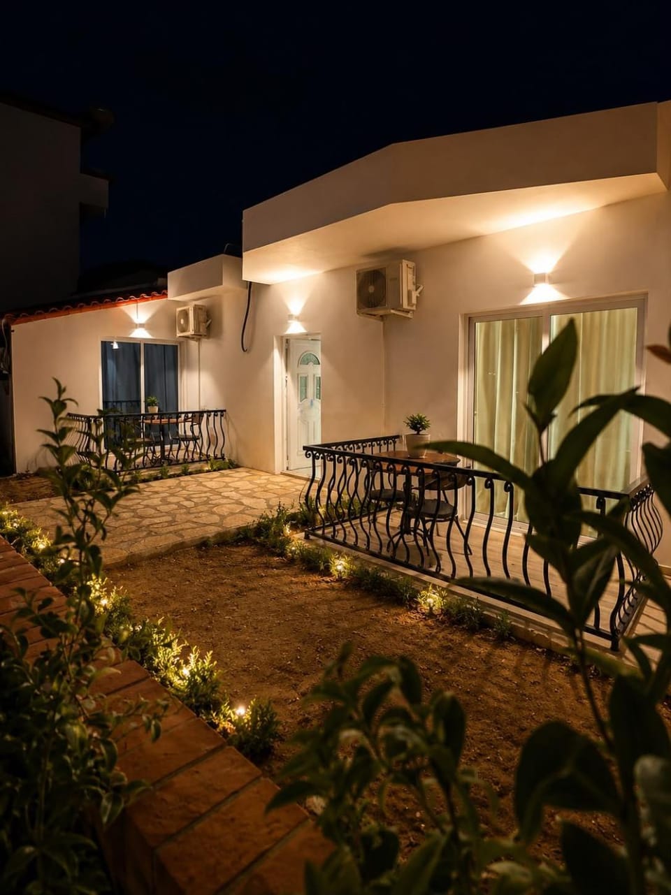 Property building, Balcony/Terrace, Balcony/Terrace
