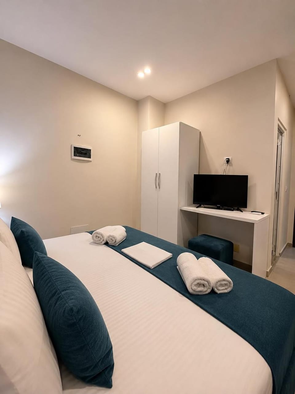 TV and multimedia, wardrobe