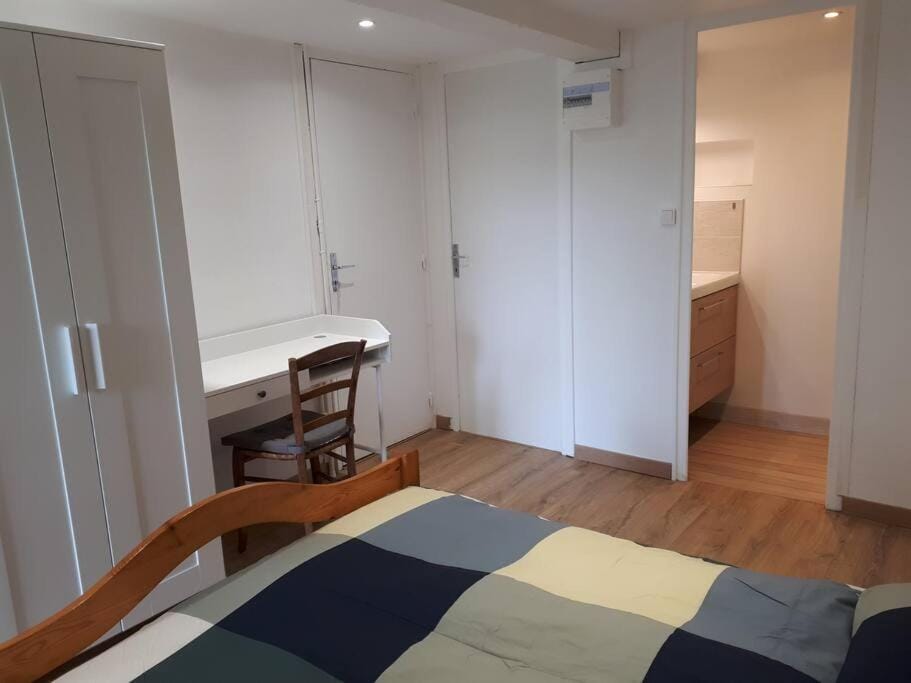 Bel appartement rez-de-jardin Apartment in Auvergne-Rhône-Alpes