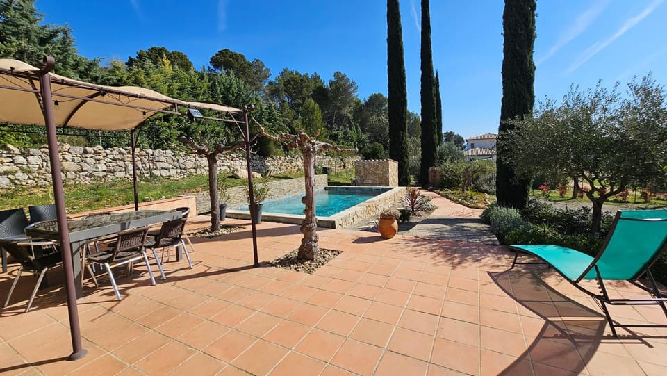 Aux trois Cyprès Salernes en Provence House in Salernes