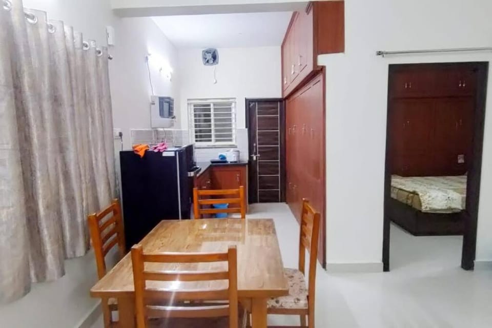 Servostay Hafeezpet - 2 Bhk Fully Furnished Flat at Ground Floor Apartment in Hyderabad
