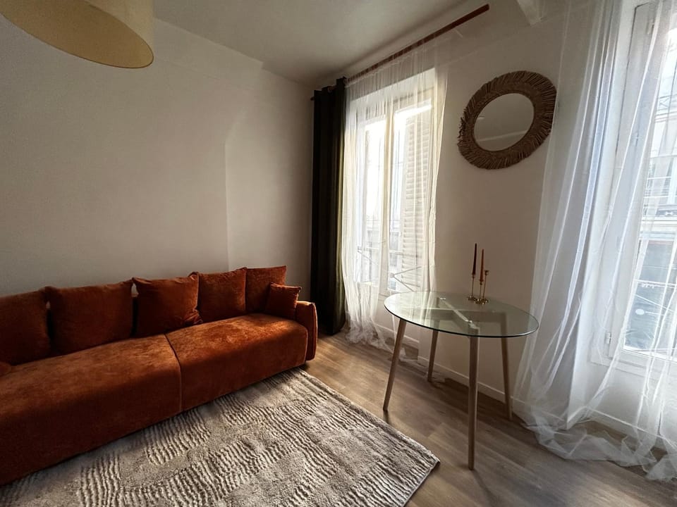 Big studio in the center of Paris Apartment in Paris