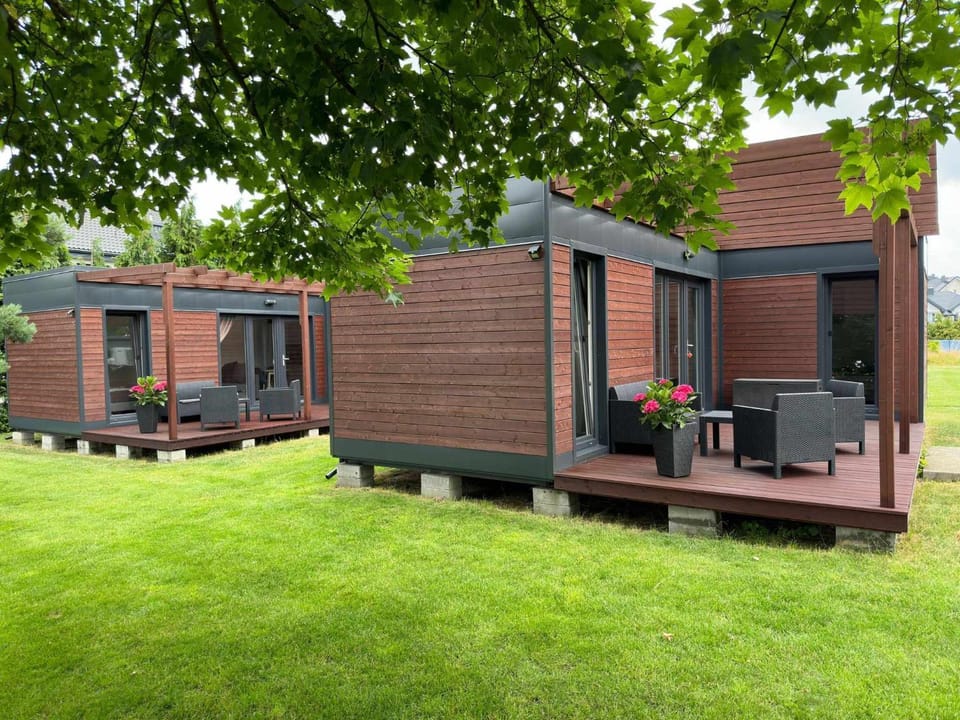 Property building, Garden, Balcony/Terrace