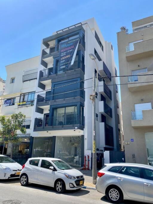 The Old North and the Sea Luxury suite Apartment in Tel Aviv-Yafo