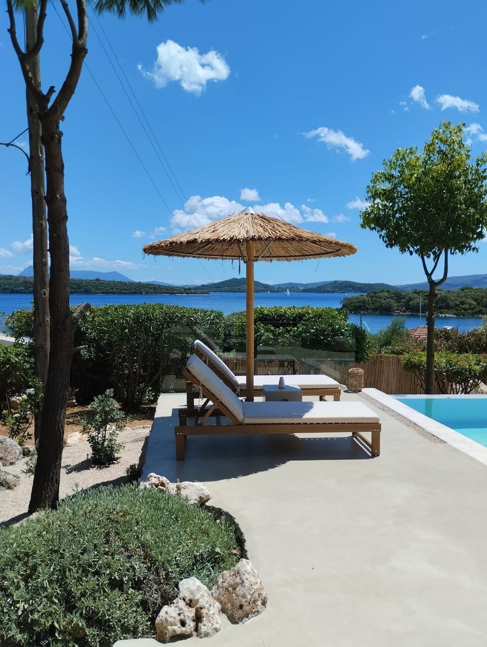 Patio, Garden, Sea view, Swimming pool, sunbed