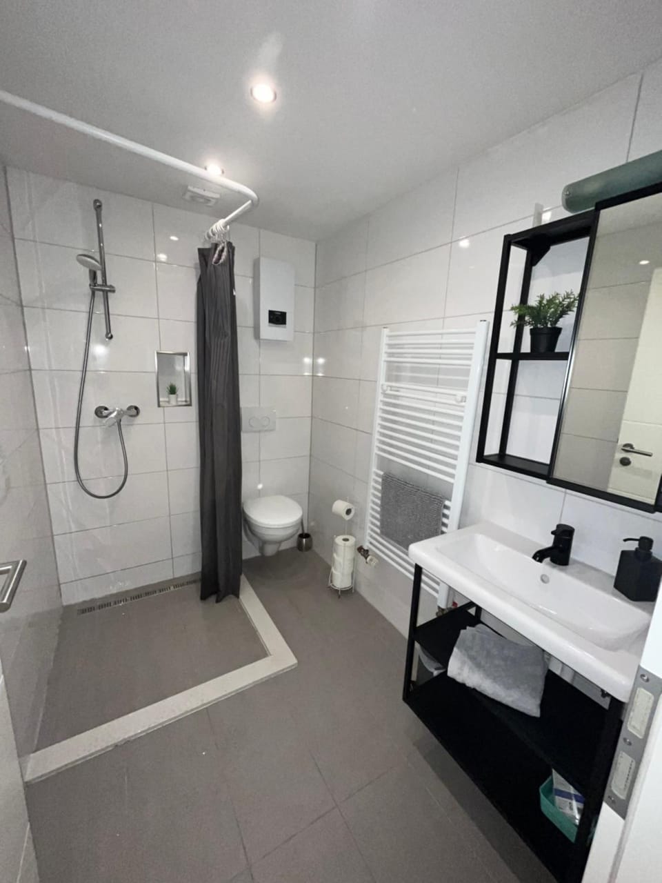 Shower, Toilet, Bathroom