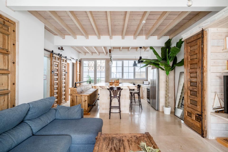 Living room, Dining area