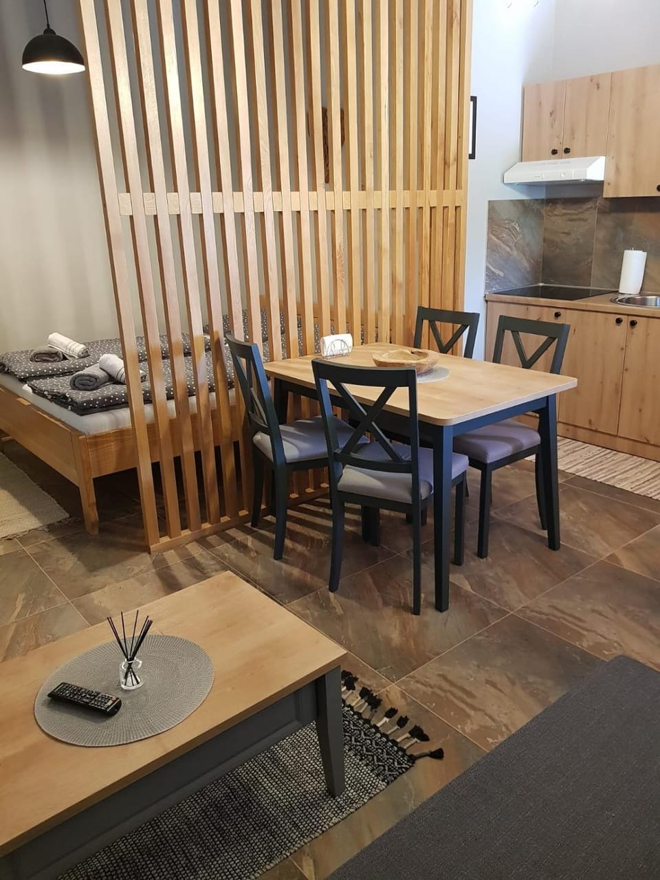 Kitchen or kitchenette, Dining area