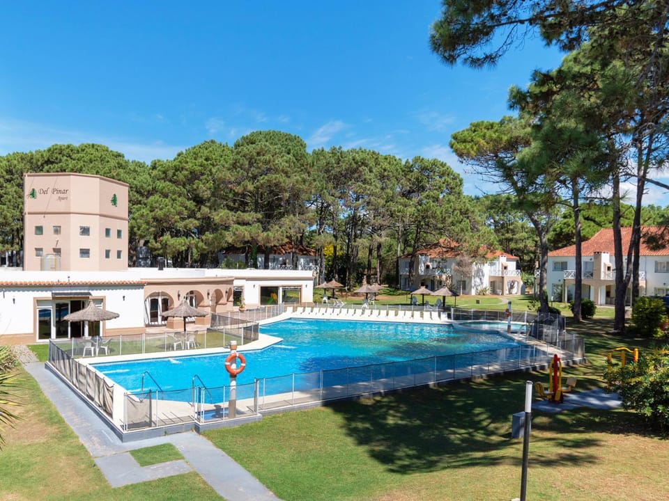 Property building, Day, Pool view, Swimming pool