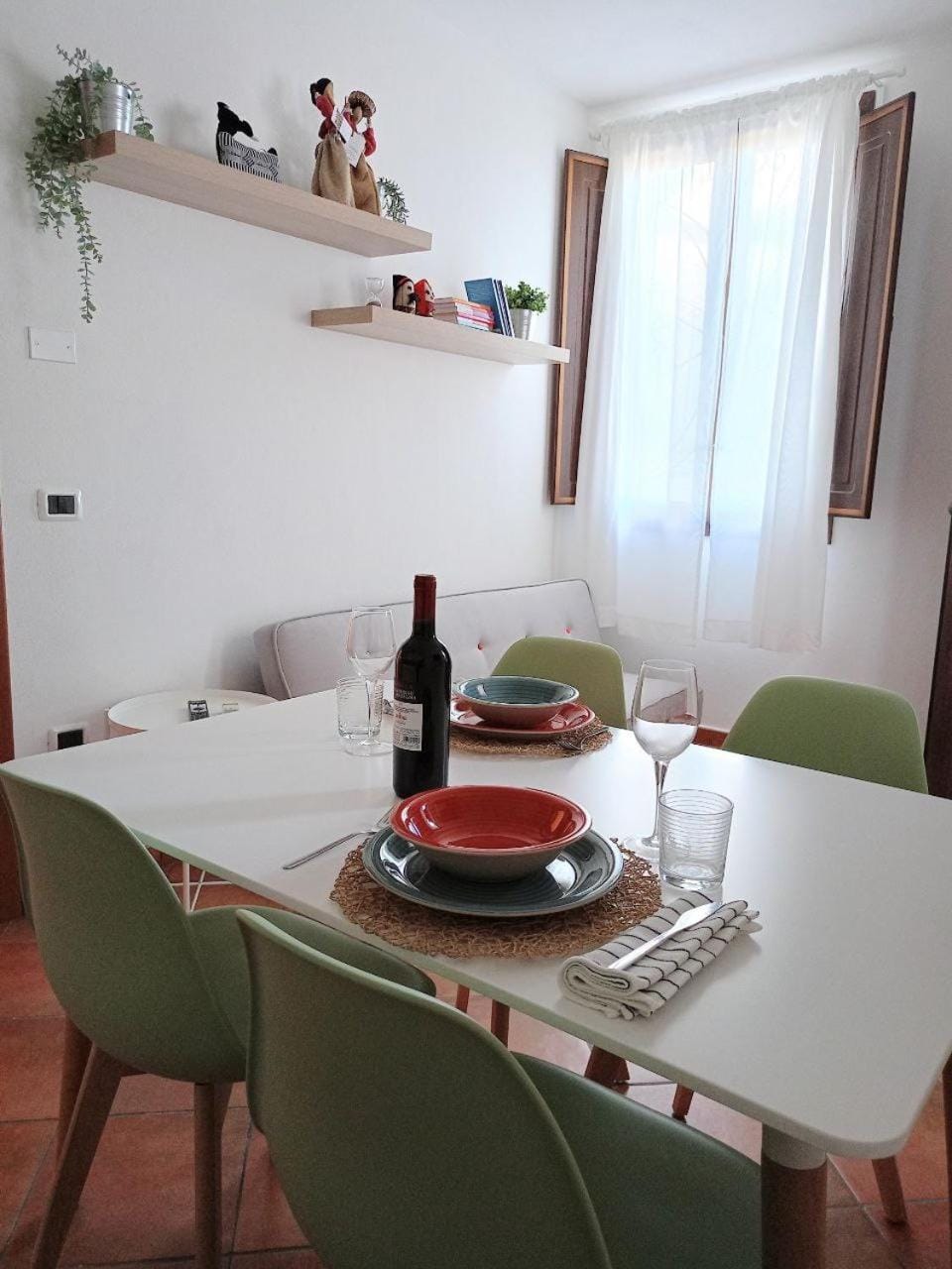 Living room, Dining area