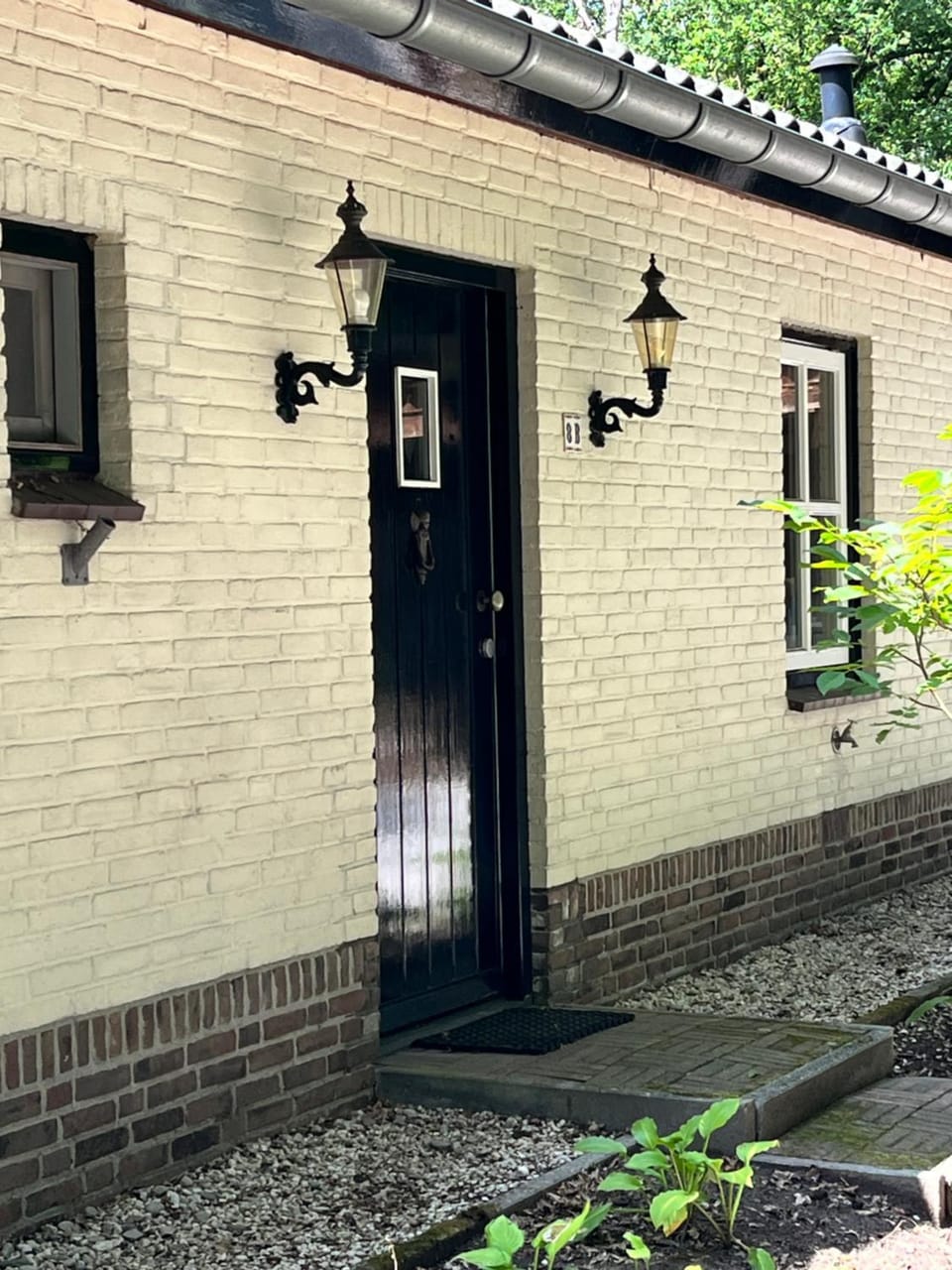 Facade/entrance