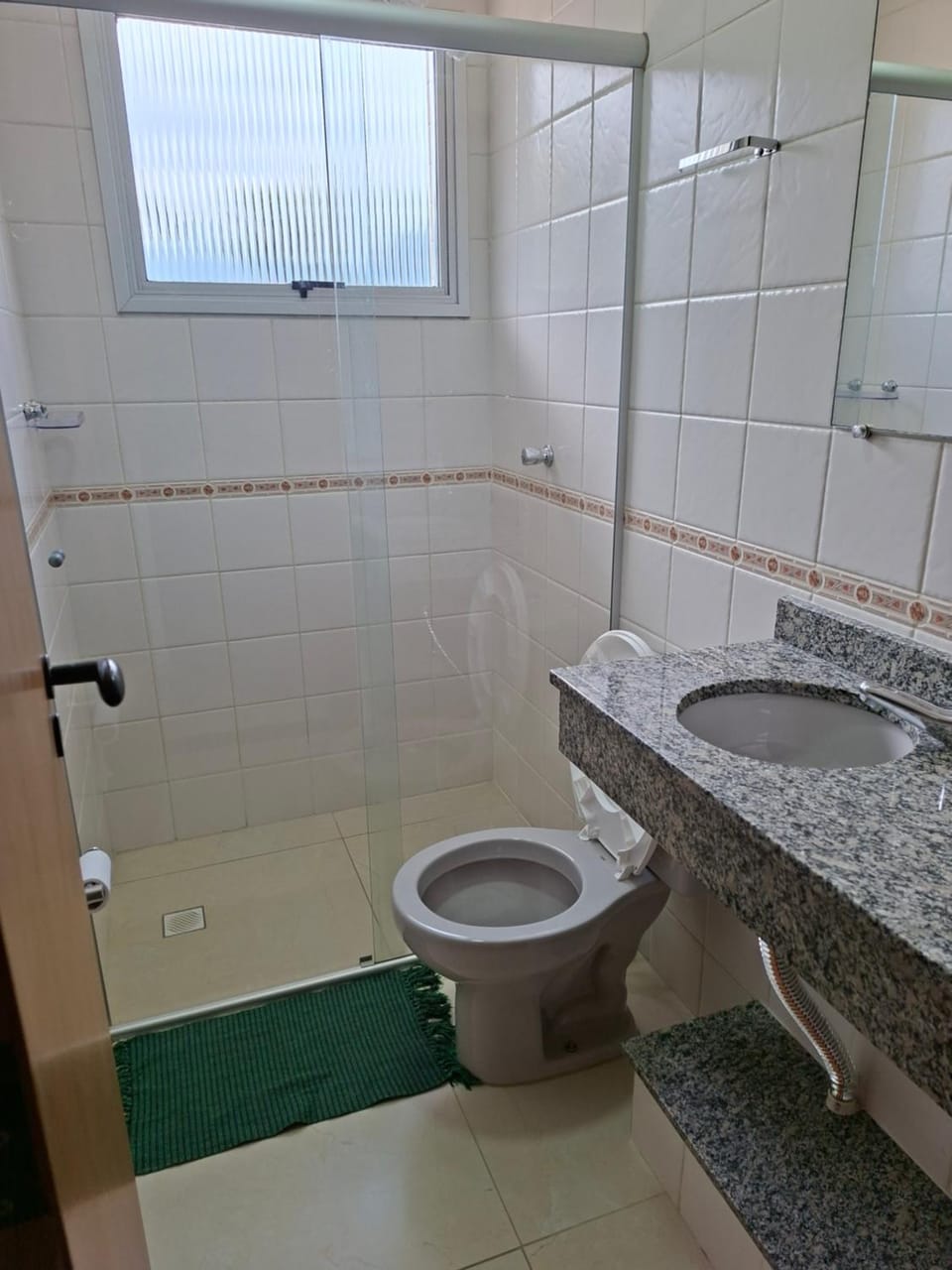 Apartamento com piscina, 300m da praia Apartment in Ubatuba