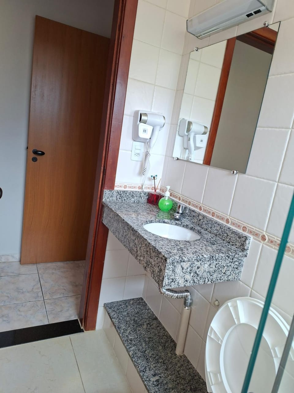 Apartamento com piscina, 300m da praia Apartment in Ubatuba