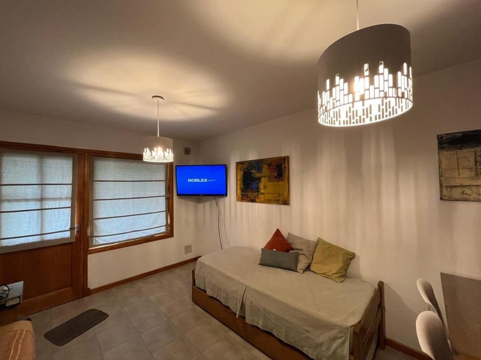Communal lounge/ TV room, Bed, TV and multimedia, Living room, Photo of the whole room