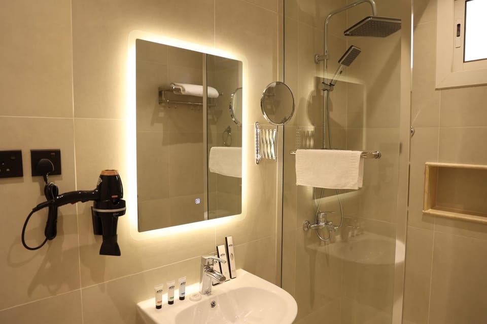 Shower, Bathroom, heating, towels