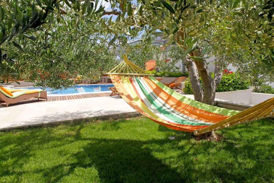 Garden, Swimming pool, Swimming pool