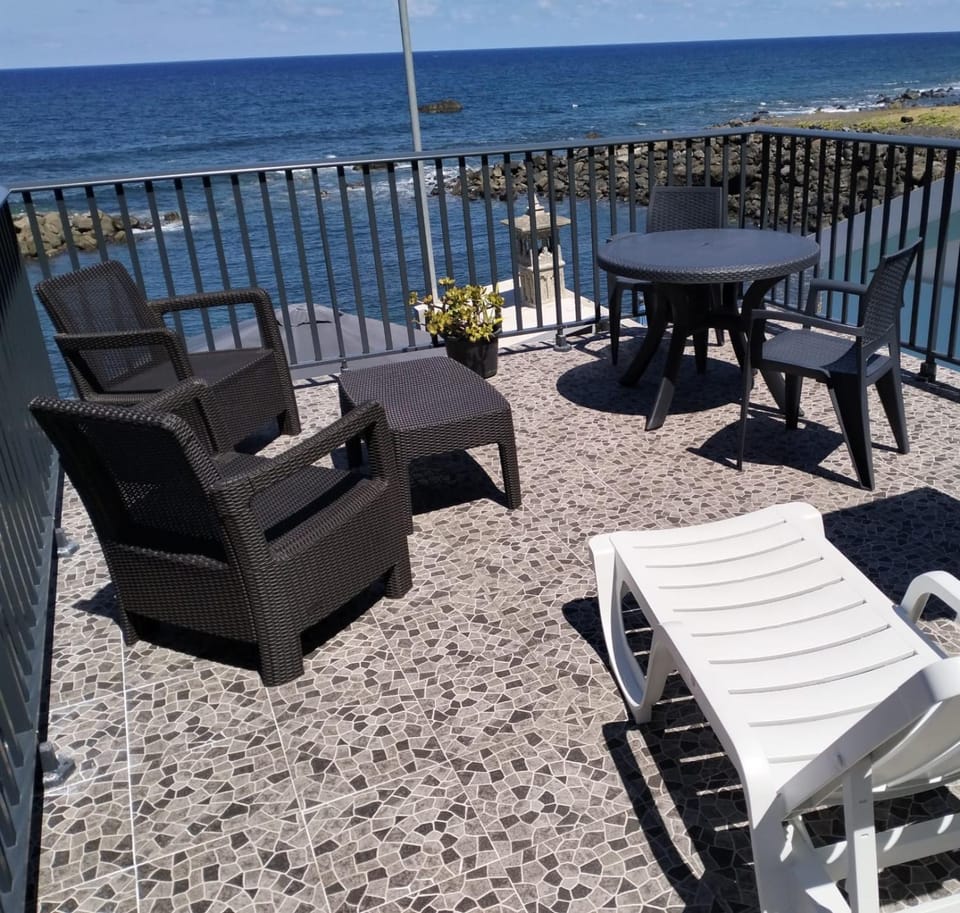 Balcony/Terrace, Seating area, Sea view