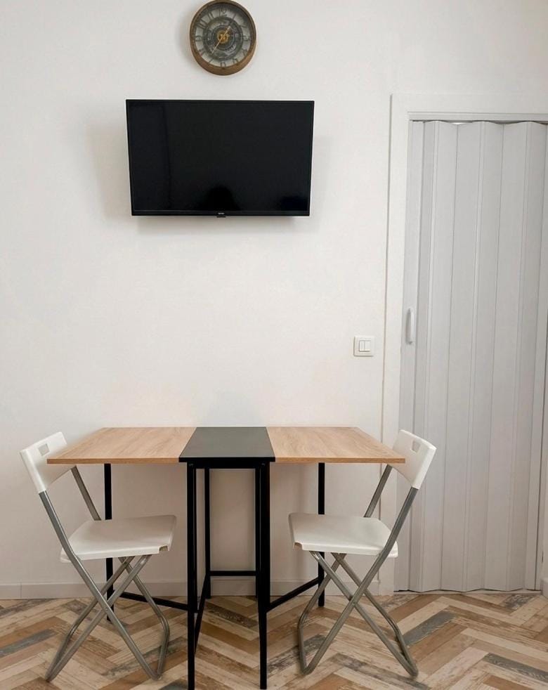 Le Petit Chevron - Mini Studio avec terrasse aux portes de Paris Apartment in Paris