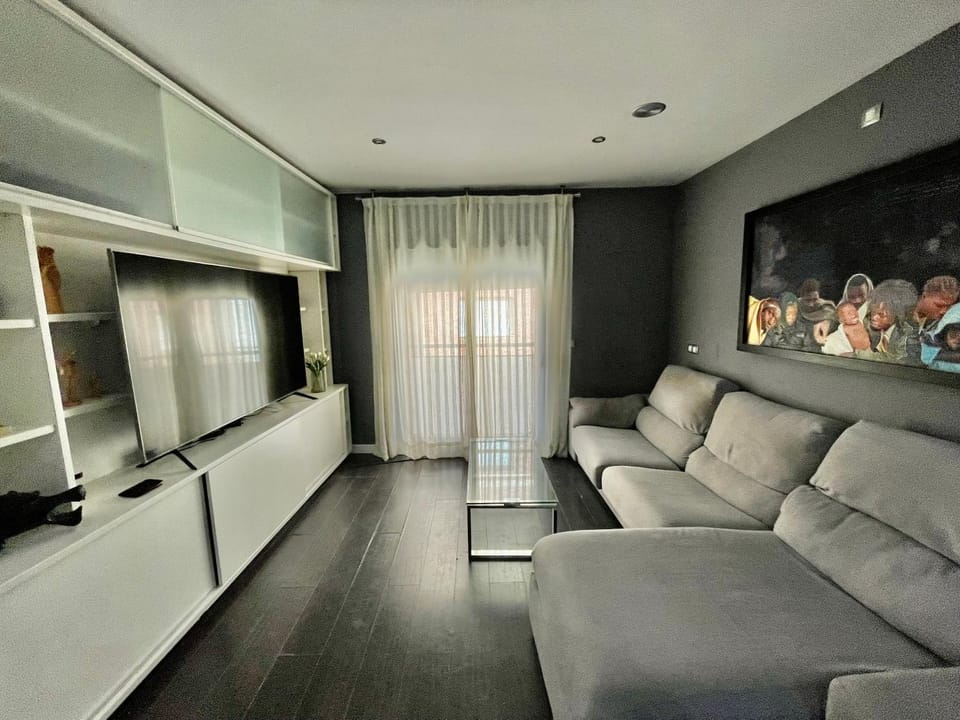 Moderno APARTAMENTO con PLAZA DE GARAJE en PLENO CENTRO DE ALMERÍA Apartment in Almería
