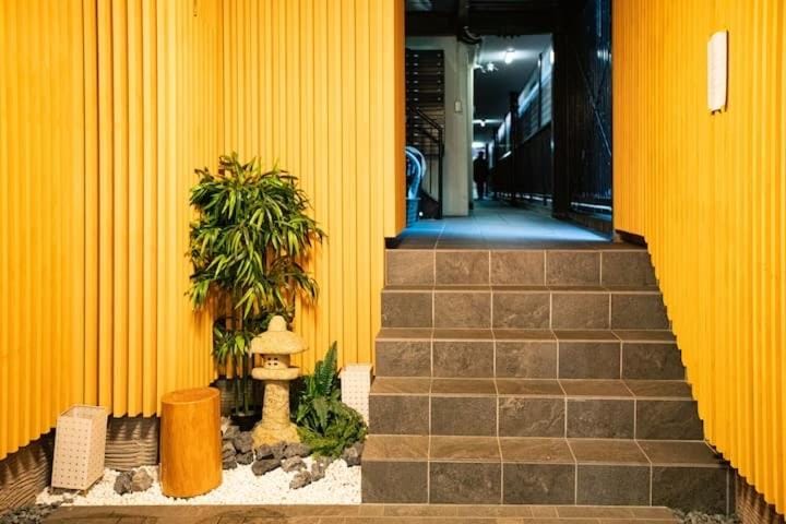 糖果屋岛之内 Apartment in Osaka