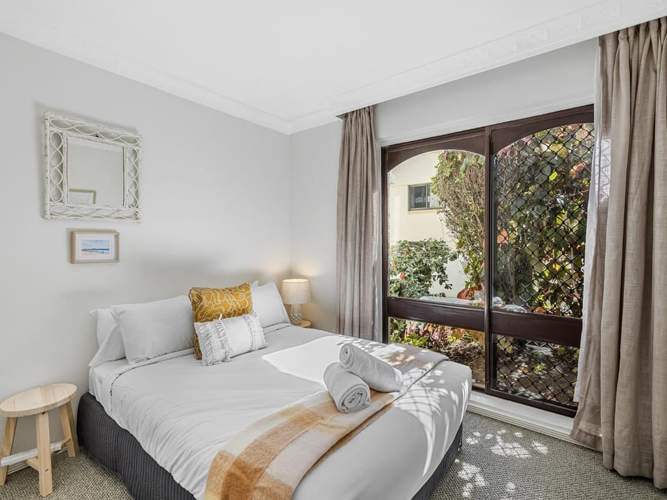 Maroochy Beachside 3 Bedroom Getaway Apartment in Maroochydore