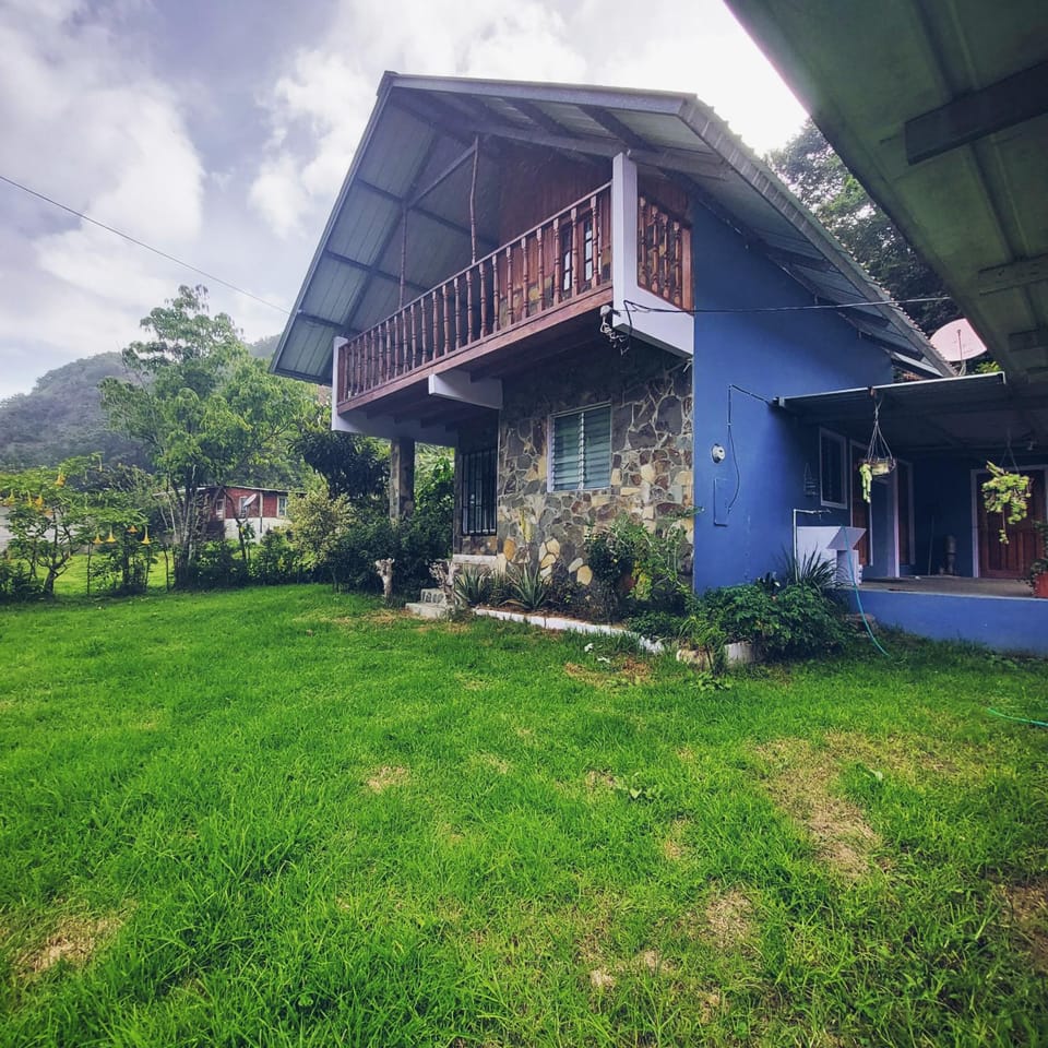 Bambito Hosting House in Bocas del Toro Province