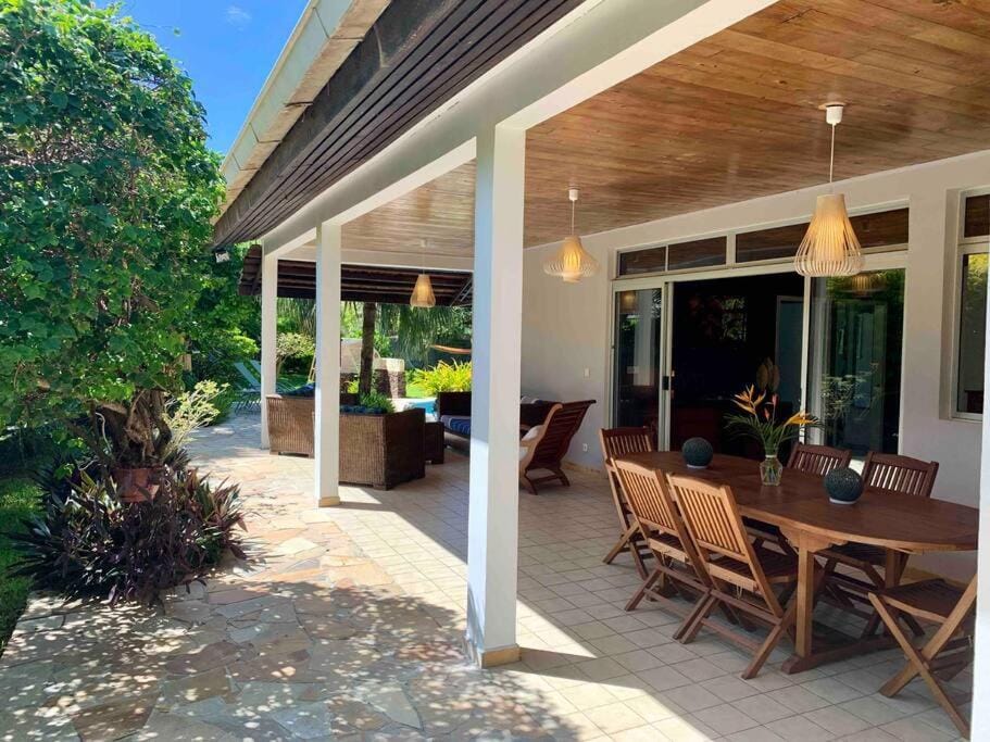 Property building, Patio, Balcony/Terrace