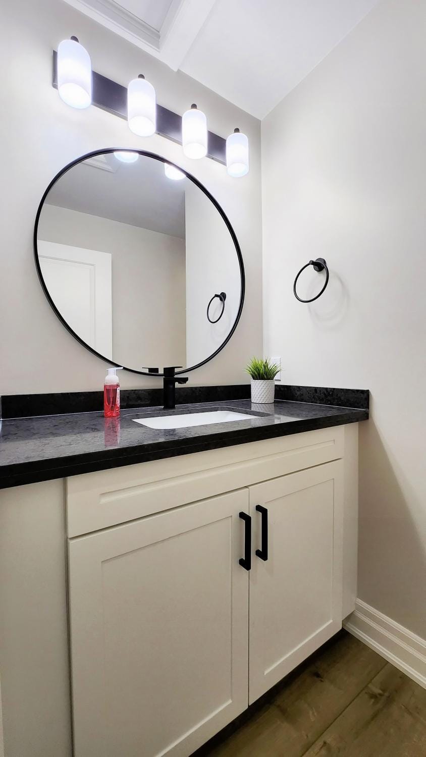 The Zen Escape Modern Queen Size One Bedroom Full Apartment Apartment in Saint Catharines