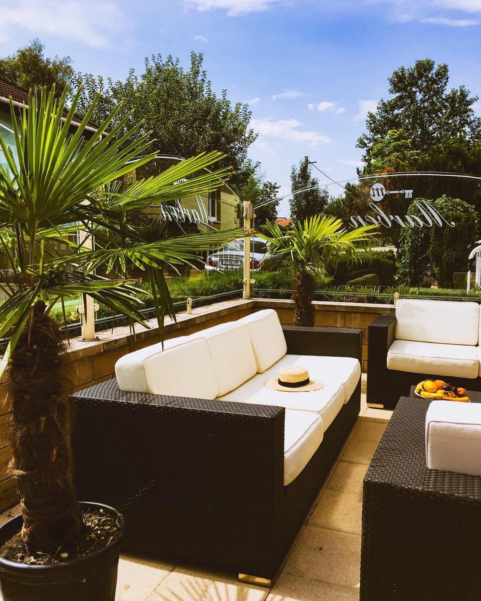 View (from property/room), Balcony/Terrace, Decorative detail
