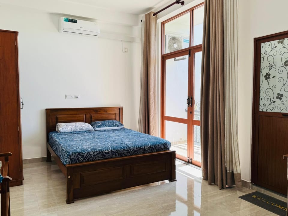 Bed, Balcony/Terrace, Photo of the whole room, Bedroom, wardrobe, air conditioner