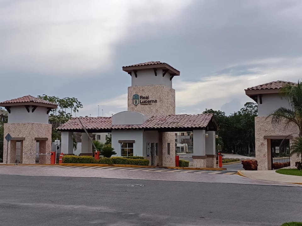 Property building, Day