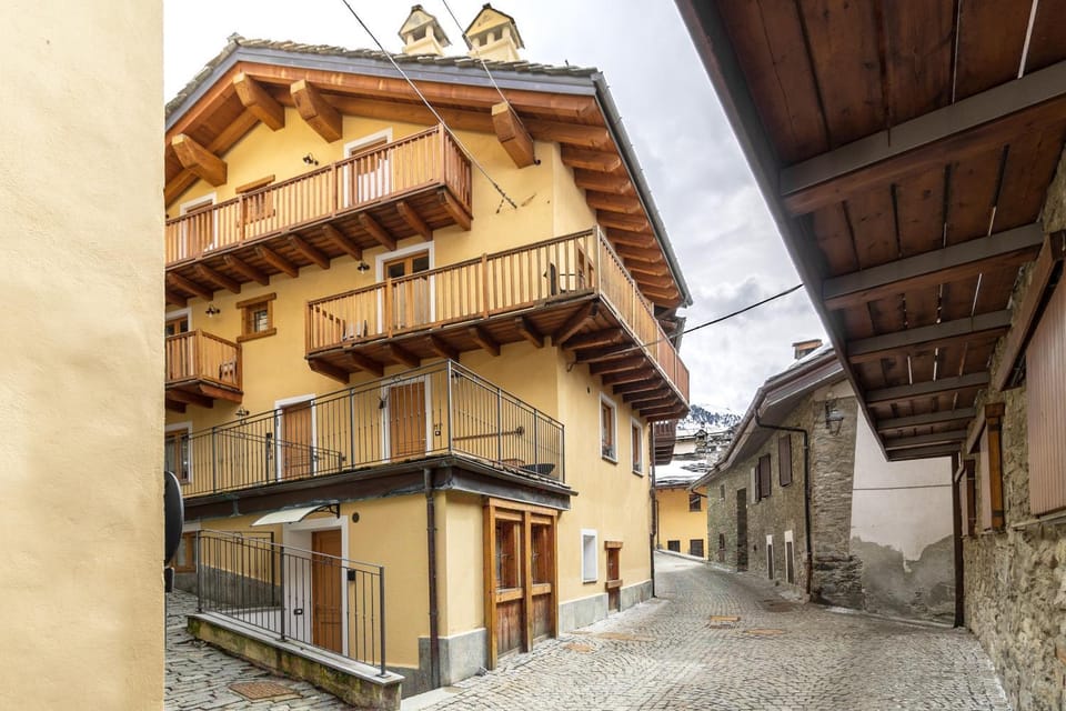 Property building, Day