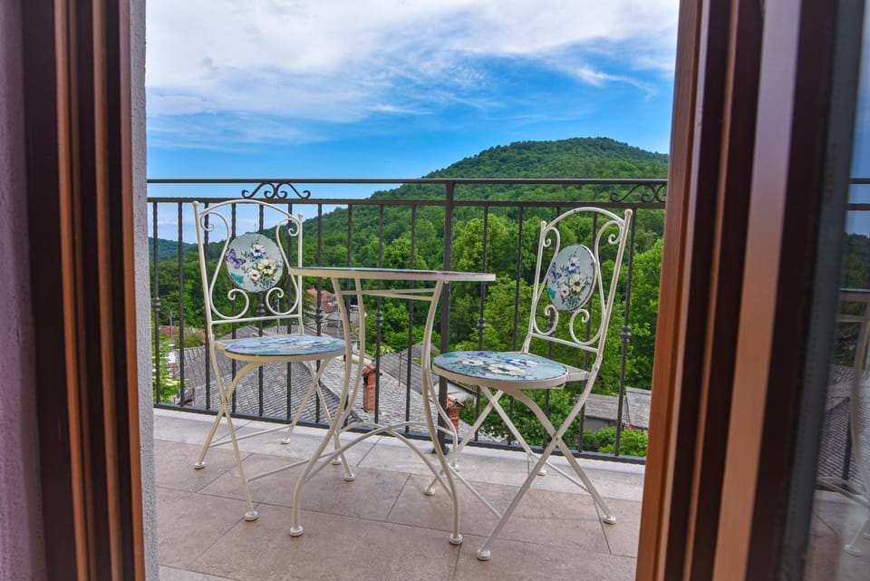 Natural landscape, View (from property/room), Balcony/Terrace, Mountain view