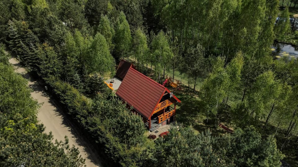 Borowa Chatka House in Pomeranian Voivodeship