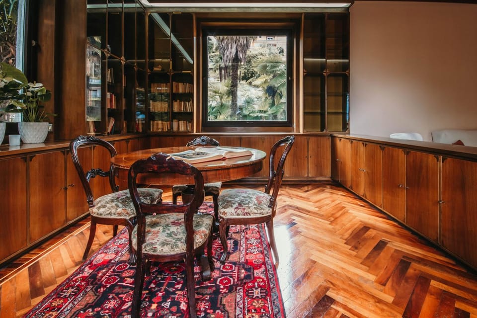 Living room, Seating area