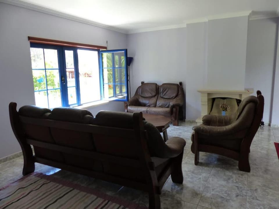 Casa Cecilia Seaside Serenity and Coastal Charm Apartment in Leiria, Portugal