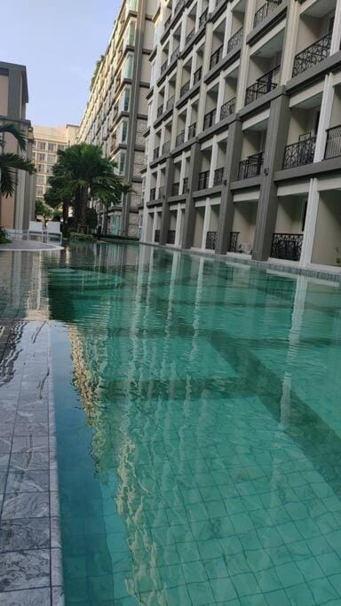 Nice两房公寓家庭绝佳度假房一楼水系 Apartment in Pattaya City