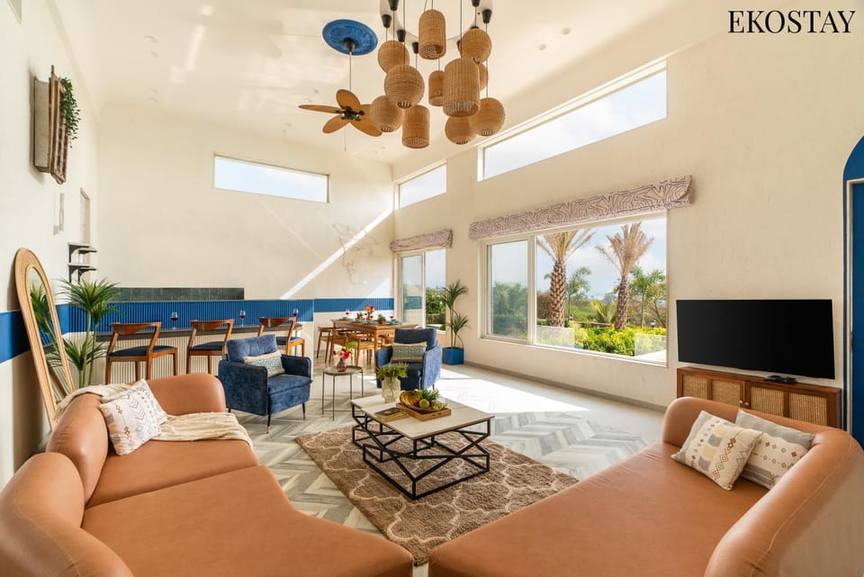 Communal lounge/ TV room, TV and multimedia, Living room, Seating area, Dining area, Evening entertainment