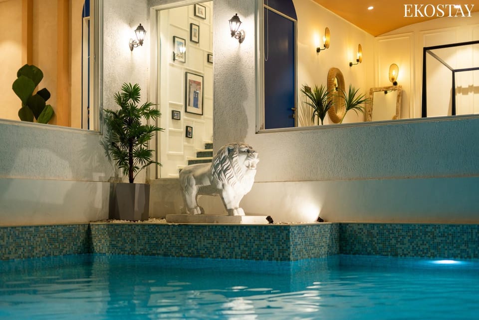 Pool view, Swimming pool
