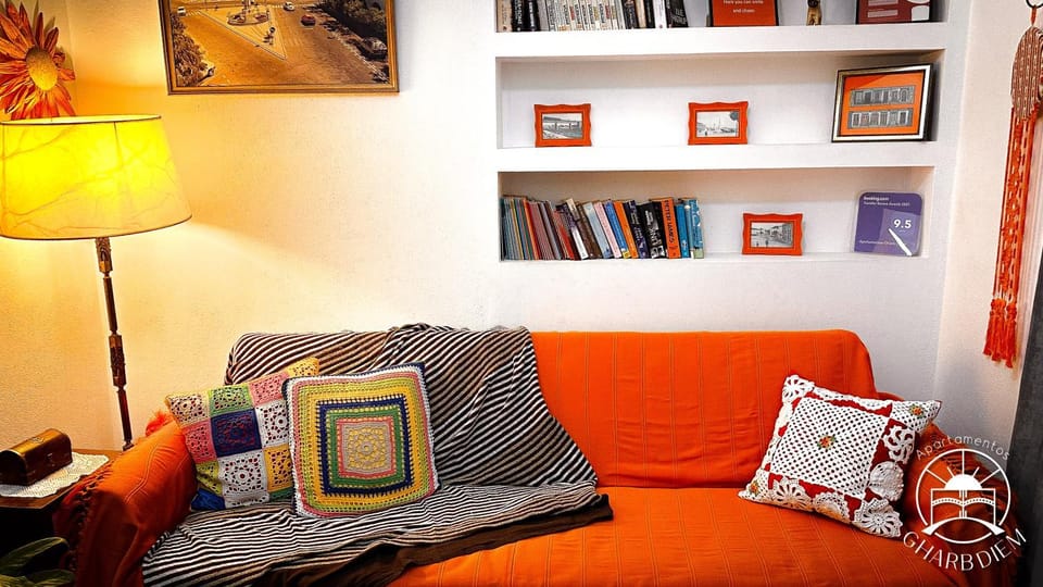 Library, Living room, Seating area