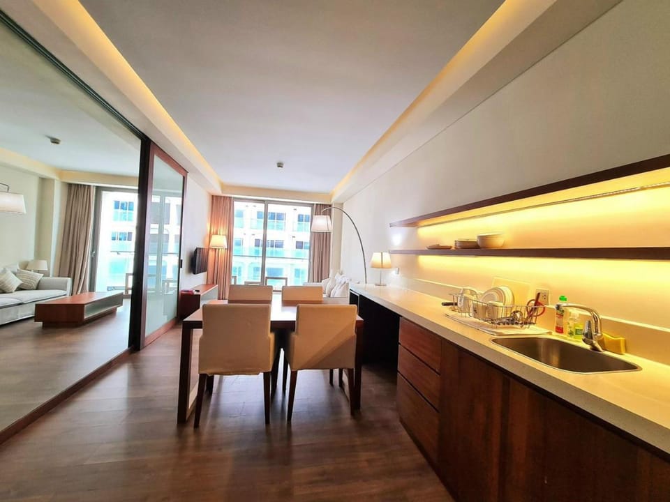 Kitchen or kitchenette, Living room